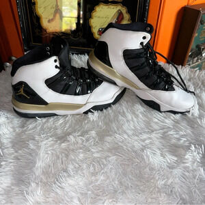 Jordan Max Aura White Black Gold